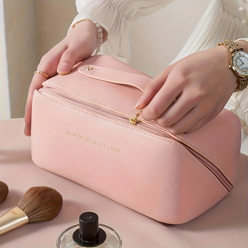 Grande trousse de maquillage ouverte en grand — vue 3