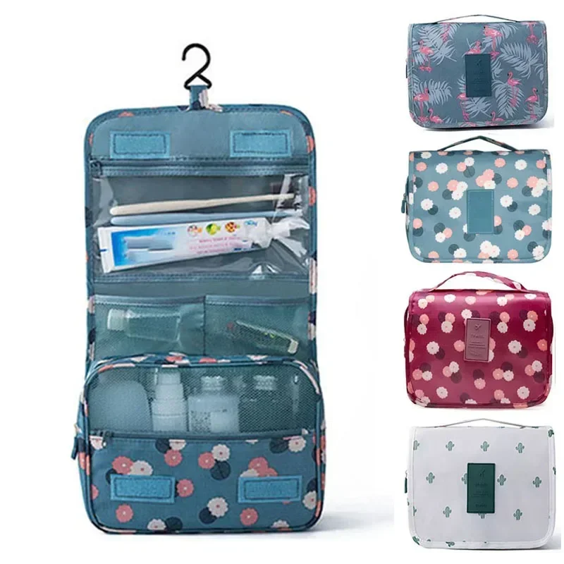 Trousse de toilette à suspendre à motifs, dépliée